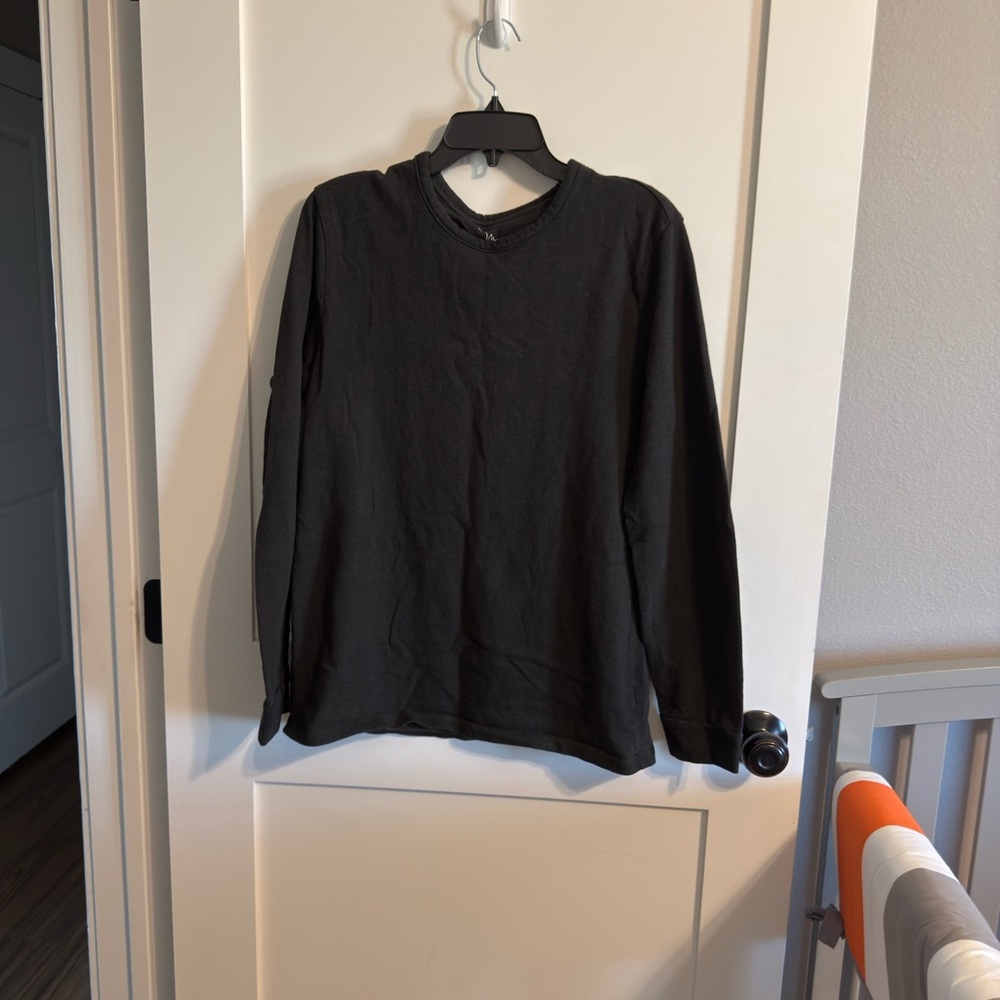 Marc Anthony Black sweat shirt